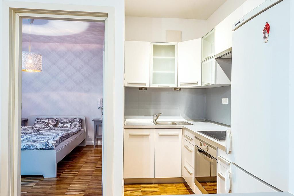 Apartment Powisle With Garage วอร์ซอ ภายนอก รูปภาพ