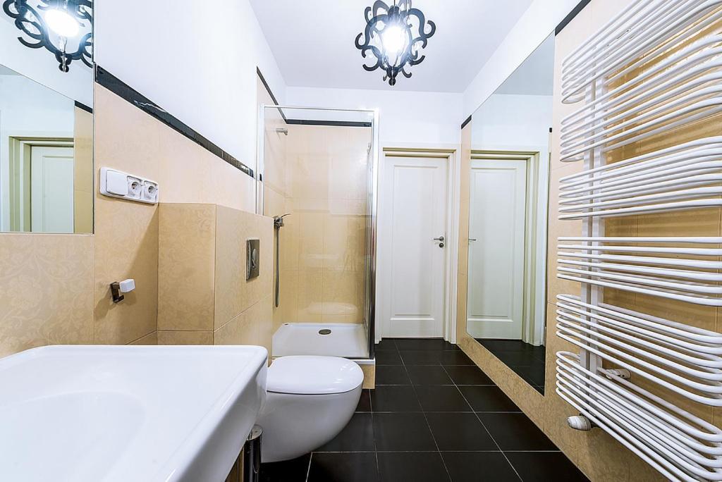 Apartment Powisle With Garage วอร์ซอ ภายนอก รูปภาพ