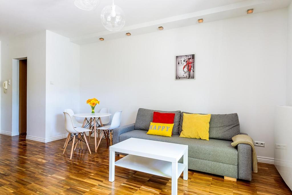 Apartment Powisle With Garage วอร์ซอ ภายนอก รูปภาพ